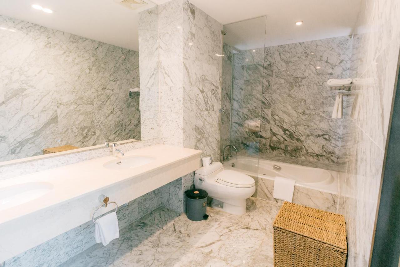 Blue Arch - Luxury Serviced Apartment In Central Saigon Ho Chi Minh City Exterior photo